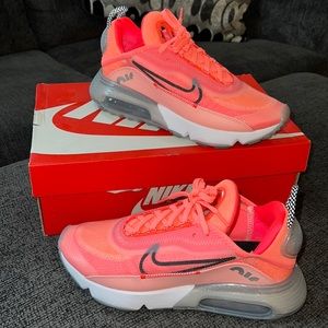 Women’s air max 2020